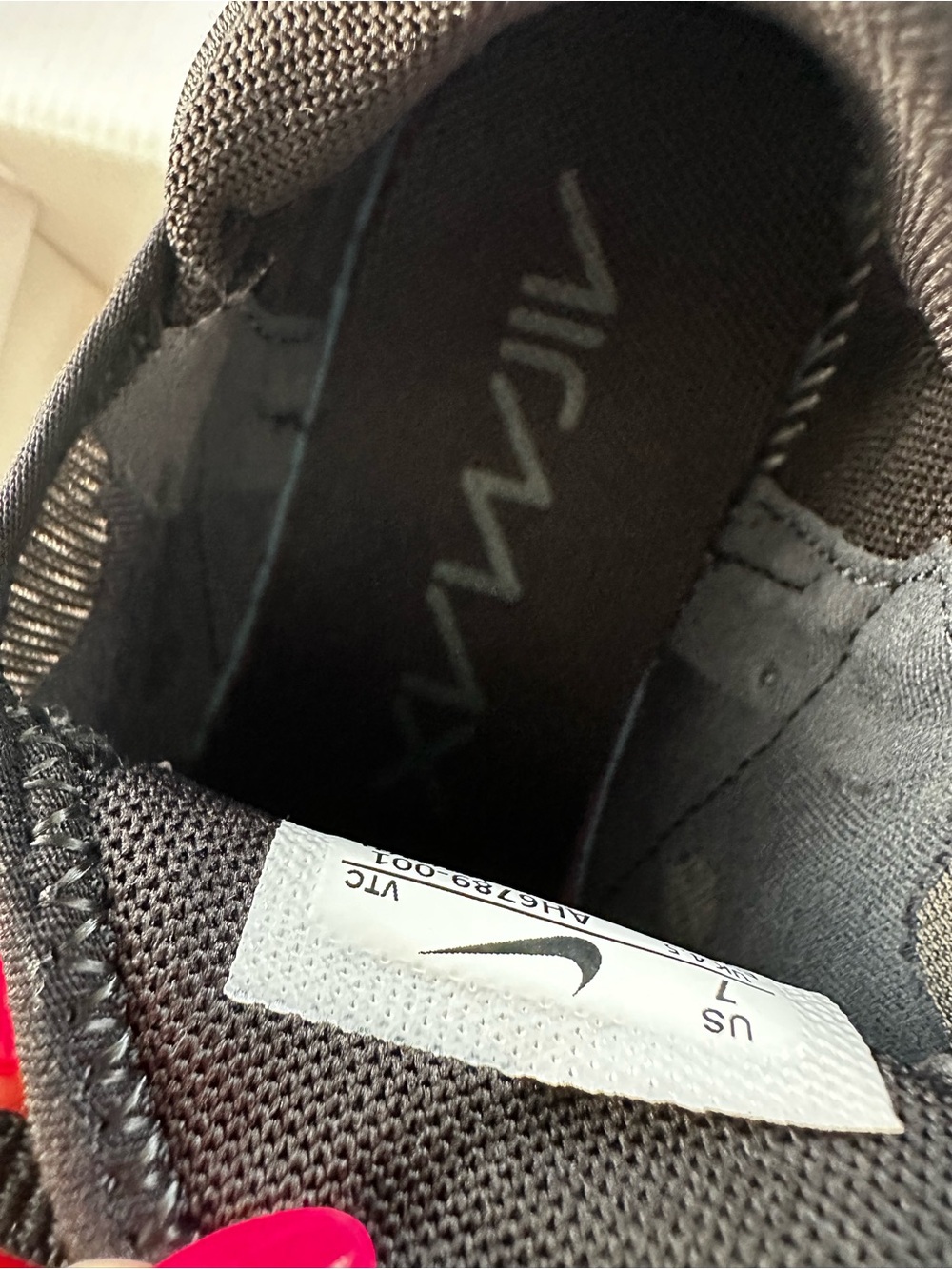 Nike Black and White Air Max 270 Running Shoes - Picture 4 of 8